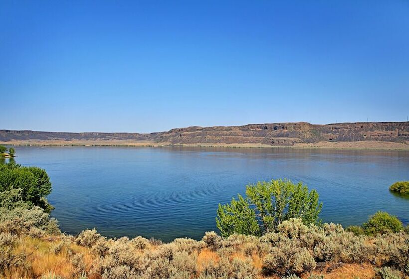 فندق Sunbanks Lake Resort