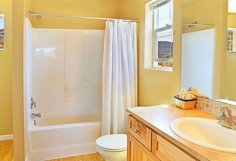 فندق Sunbanks Lake Resort