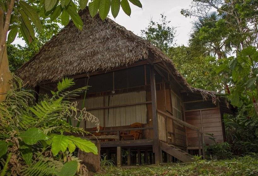 هتل Tambopata River