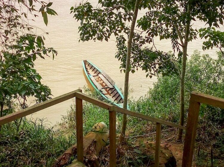 هتل Tambopata River