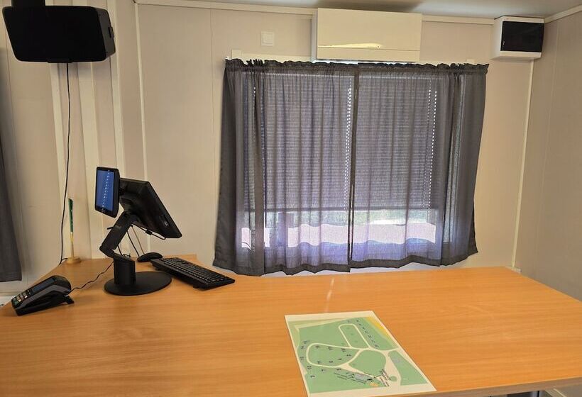 호텔 Tana Familiecamping