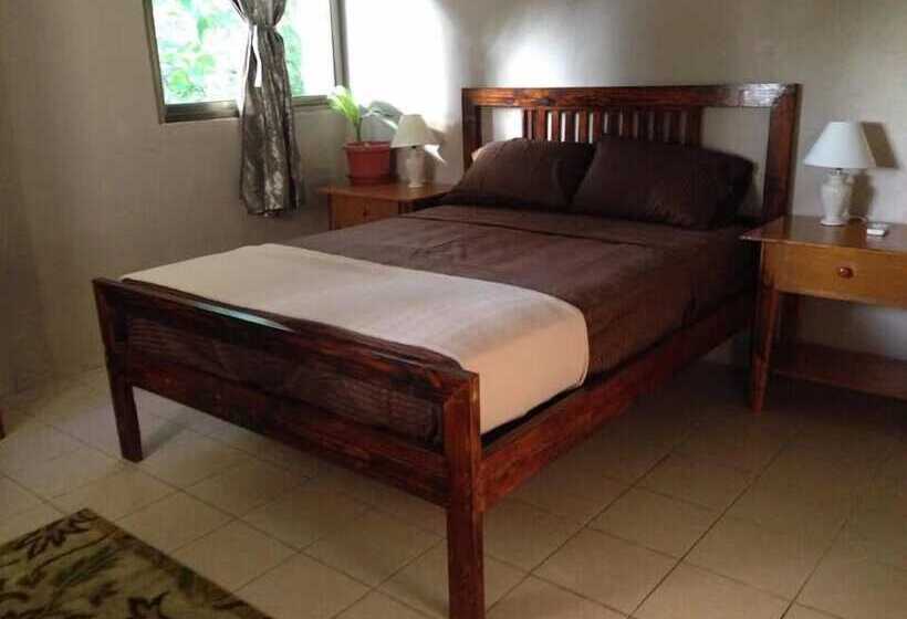 هتل The Adventures Inn   Peleliu