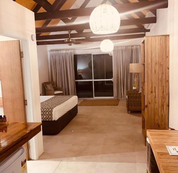 هتل Tongan Beach Resort