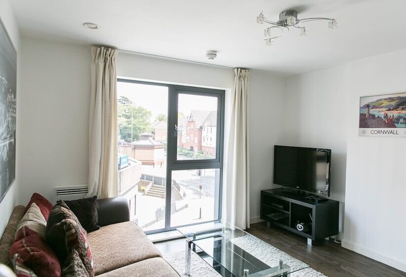 호텔 Woking   New Central