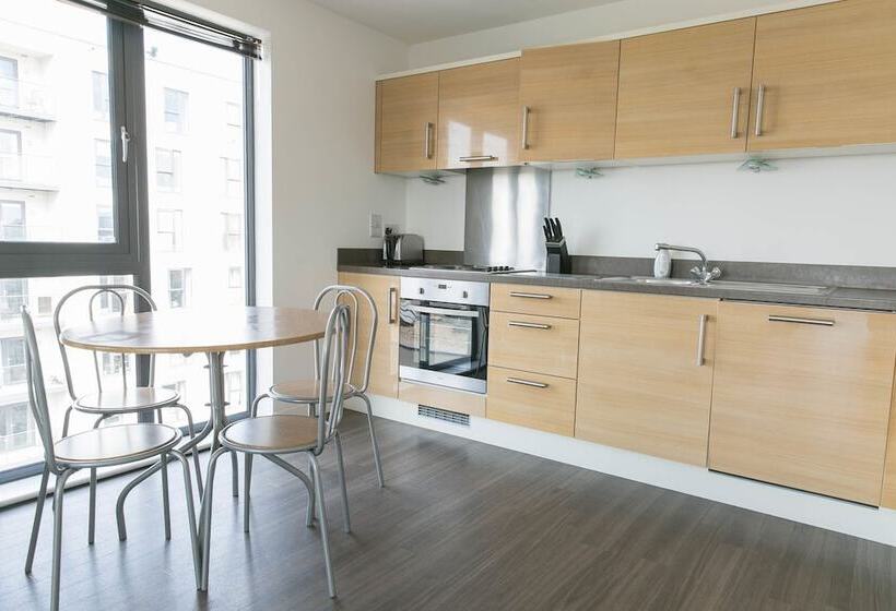 酒店 Woking New Central