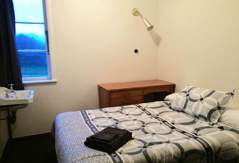 בית מלון כפרי Wooden Heart Cafe And Benneydale Lodge