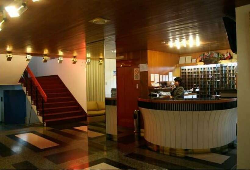 هتل Y Centro De Convenciones Chavin