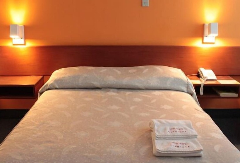 هتل Y Centro De Convenciones Chavin