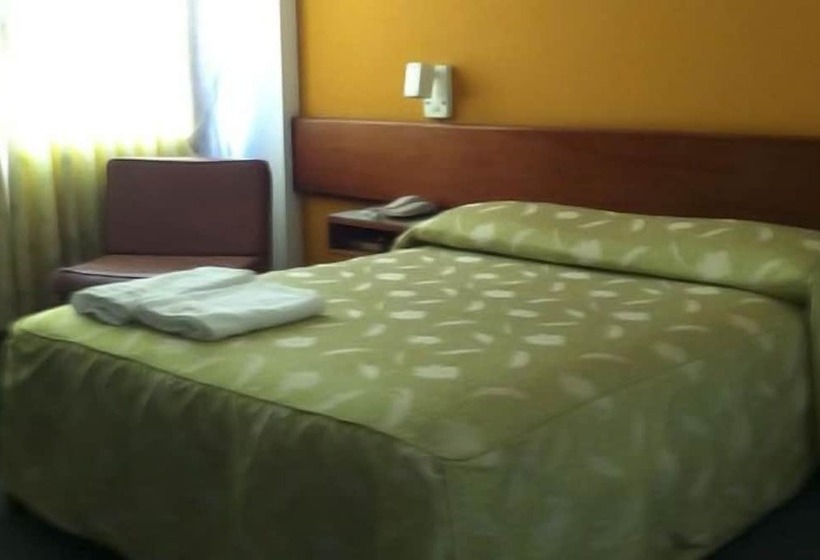 هتل Y Centro De Convenciones Chavin