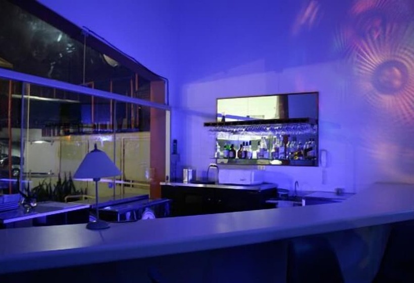 هتل Y Centro De Convenciones Chavin