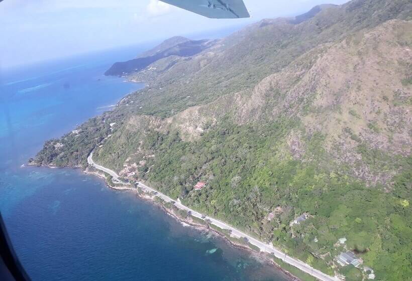 酒店 Yellow Home Providence Island