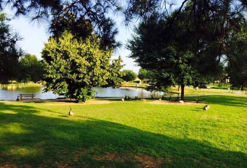 Little Rock Firehouse Museum & Hostel