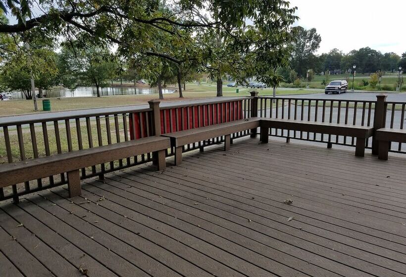 Little Rock Firehouse Museum & Hostel