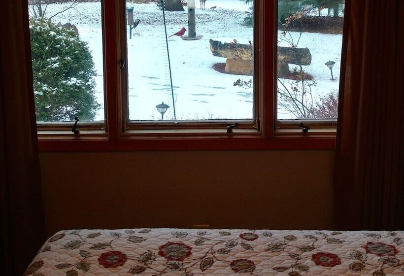 Loya S Little House Bed & Breakfast