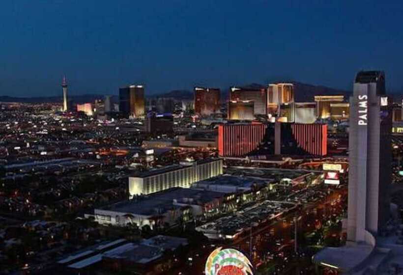 Luxury Suites At The Palms