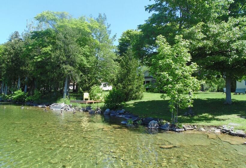 Maple Grove Cottages
