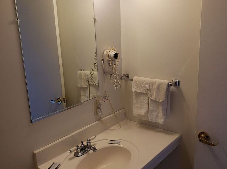 فندق على الطريق Country Inn