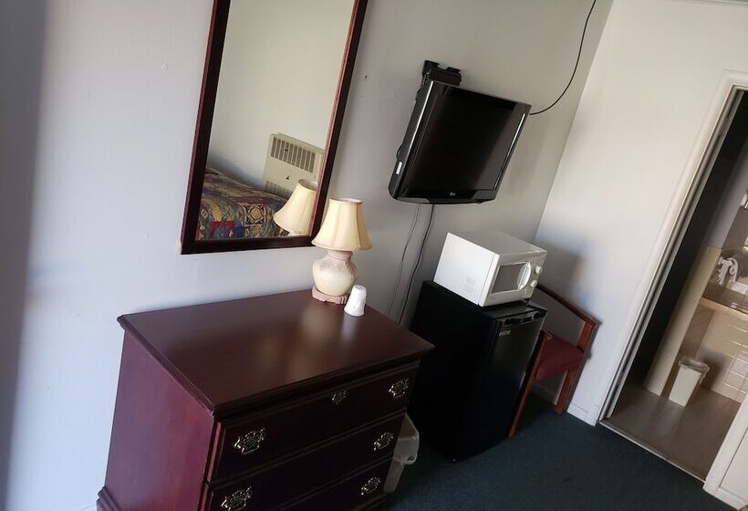 فندق على الطريق Country Inn