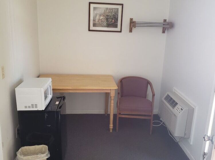 فندق على الطريق Country Inn