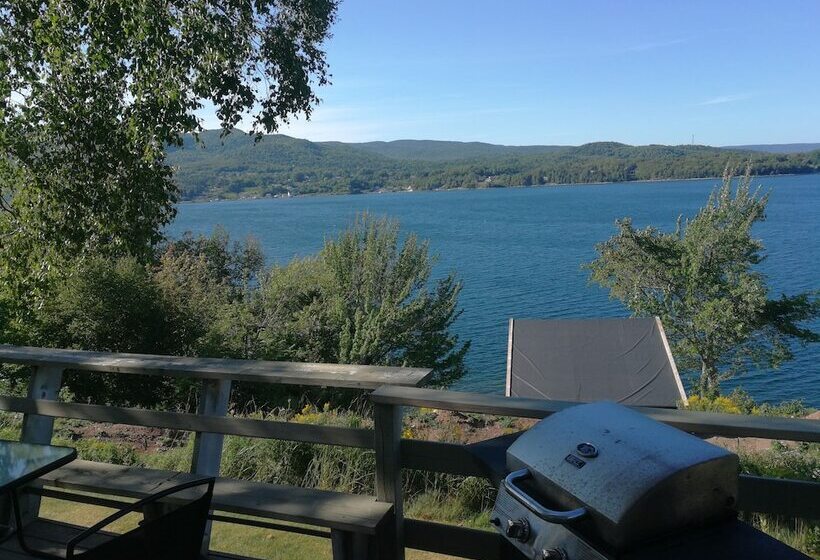 فندق على الطريق Knotty Pine Cottages