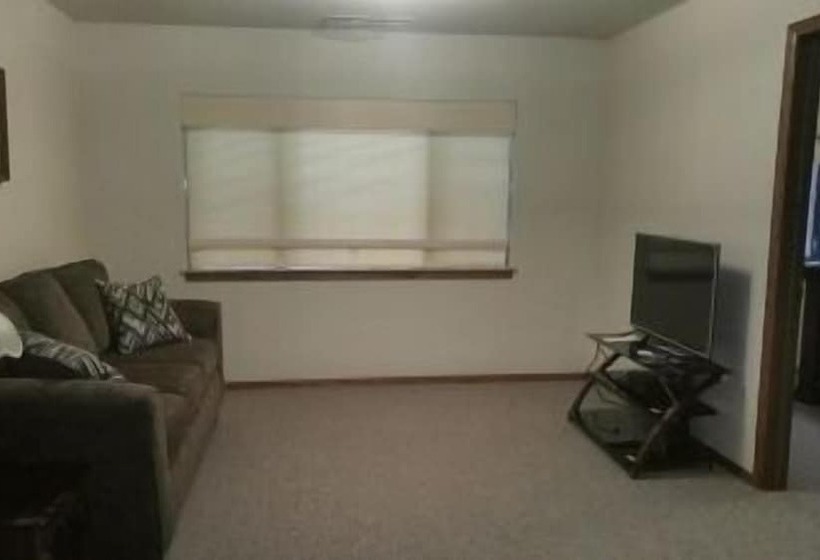 فندق على الطريق Lewellen Lodge