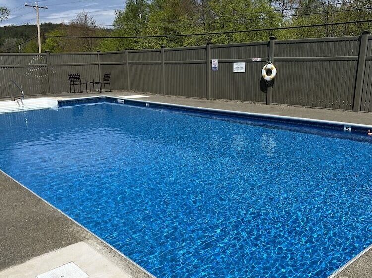 فندق على الطريق Moose Mountain Inn