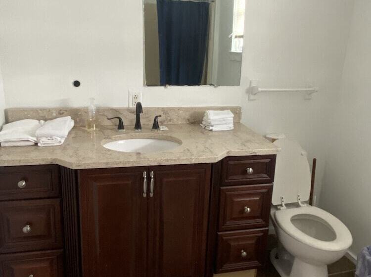 فندق على الطريق Nautical Beach Properties