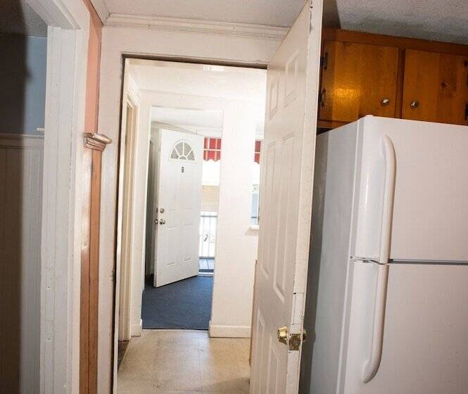 فندق على الطريق Nautical Beach Properties