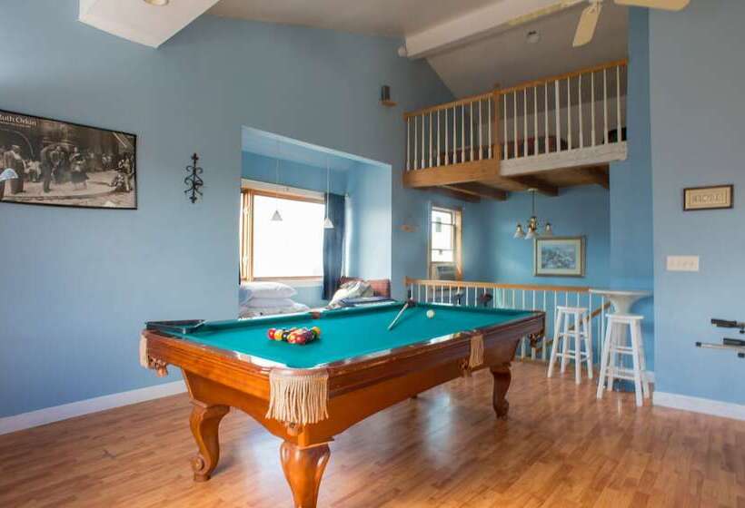 فندق على الطريق Nautical Beach Properties