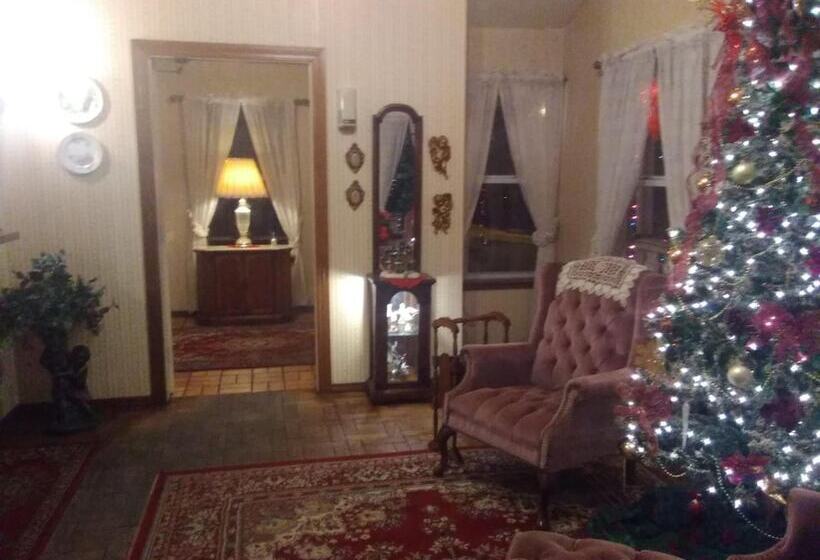 فندق على الطريق Victorian Inn