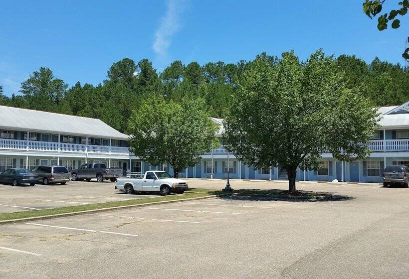 فندق على الطريق Victorian Inn