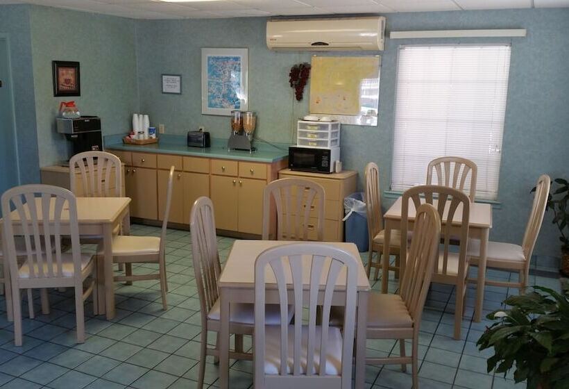 فندق على الطريق Victorian Inn