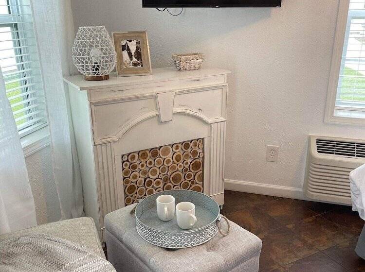 فندق على الطريق Westport Inn