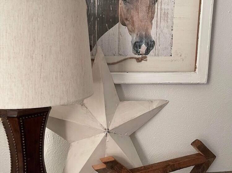 فندق على الطريق Westport Inn