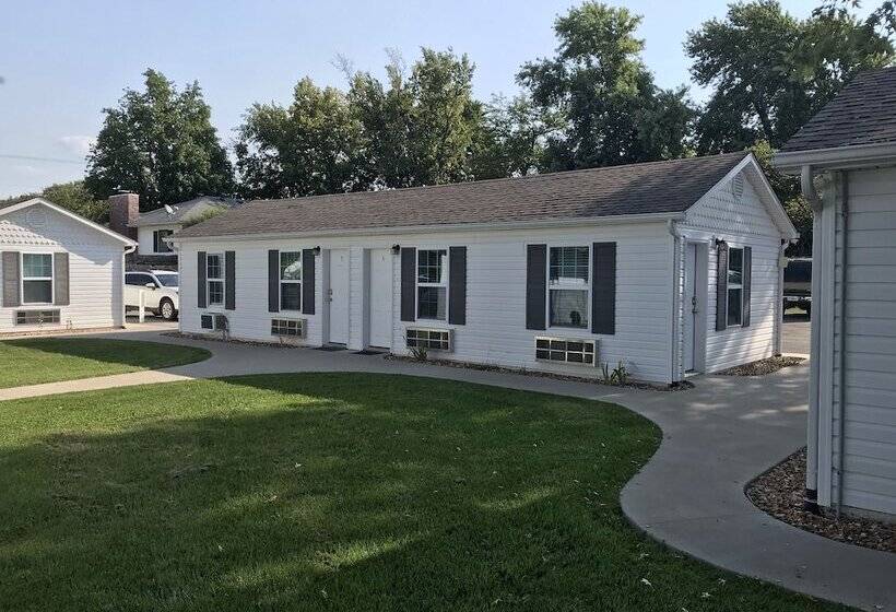 فندق على الطريق Westport Inn