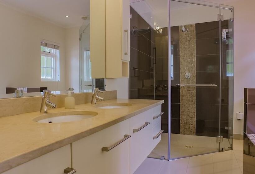 بنسيون Alphen Lodge Constantia