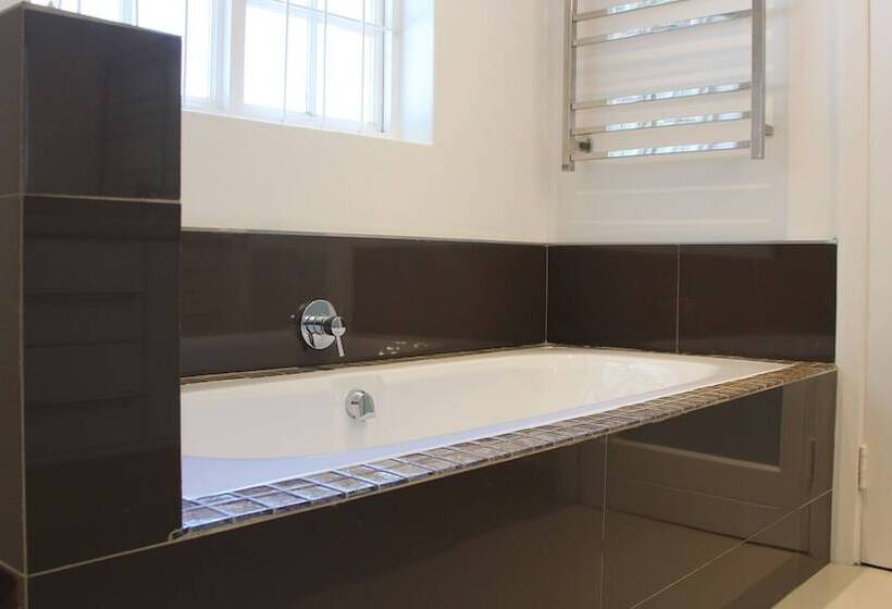 פנסיון Alphen Lodge Constantia