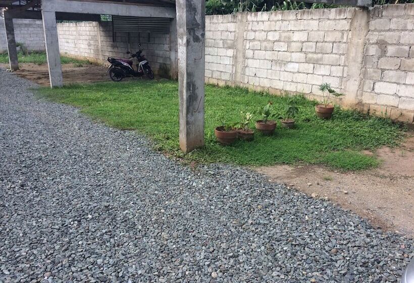 بنسيون Bumblebee Inn