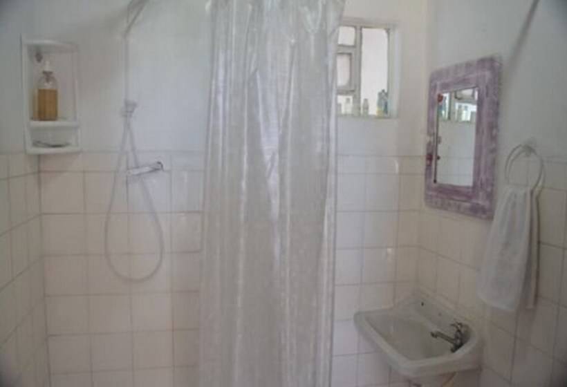 Пансион Cronos Guest House