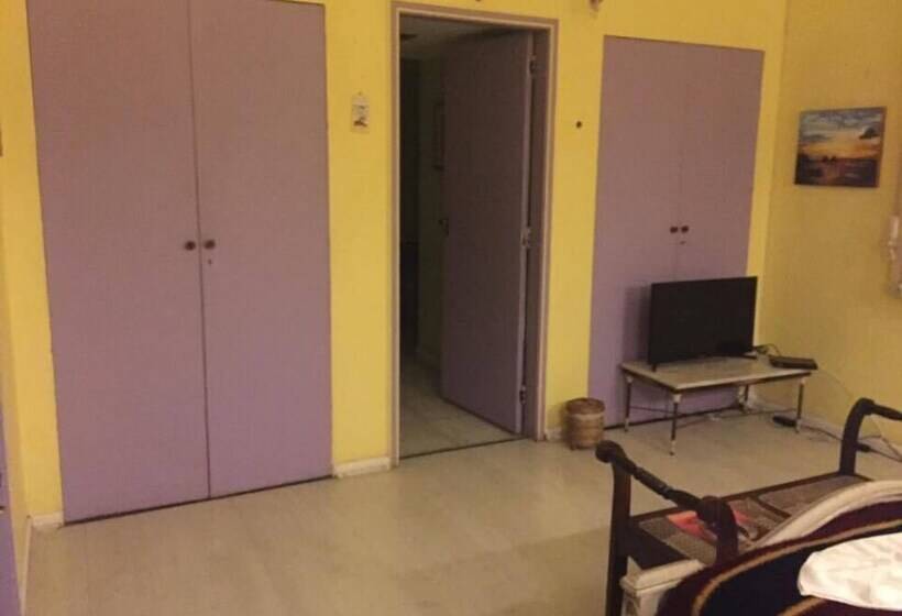 Пансион Cronos Guest House