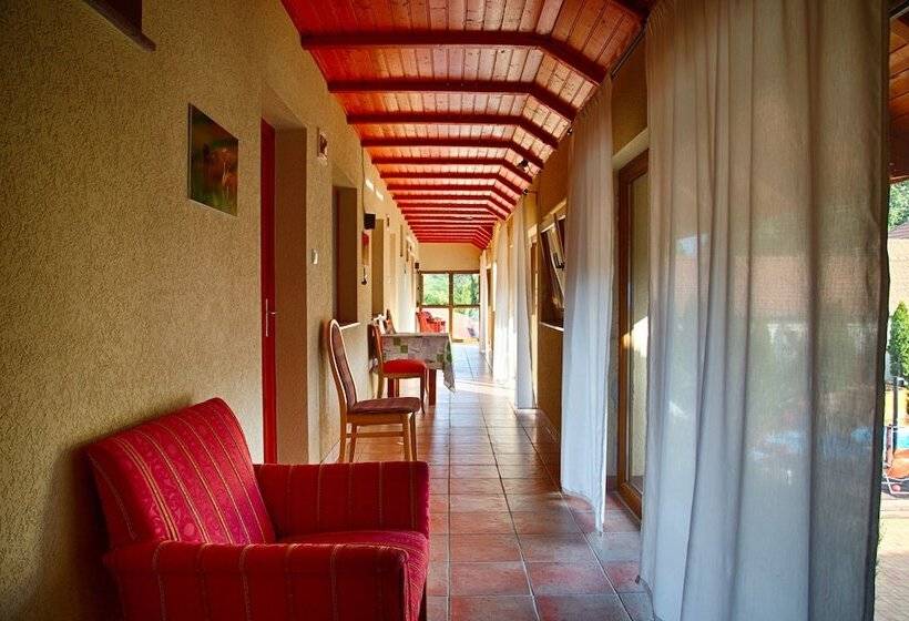 بنسيون Erdei Guesthouse