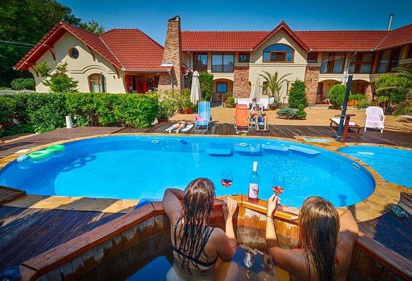 بنسيون Erdei Guesthouse