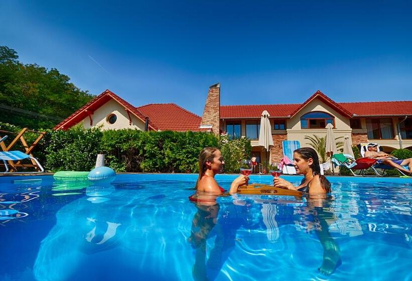بنسيون Erdei Guesthouse
