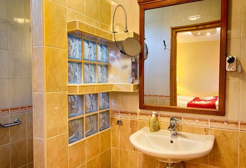 بنسيون Erdei Guesthouse