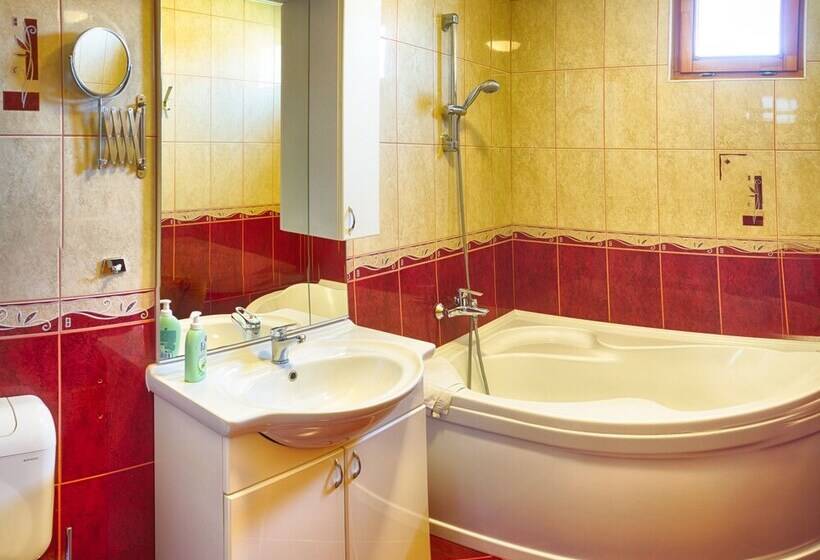 بنسيون Erdei Guesthouse
