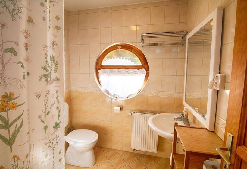 بنسيون Erdei Guesthouse