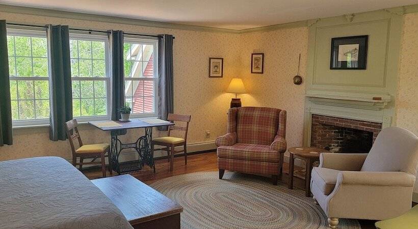 بنسيون Hawks House Inn