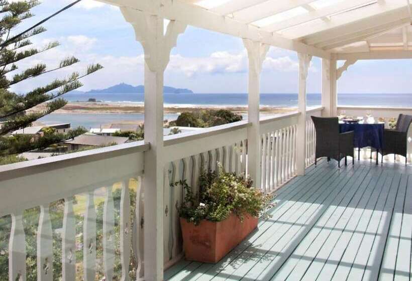 פנסיון Mangawhai Lodge