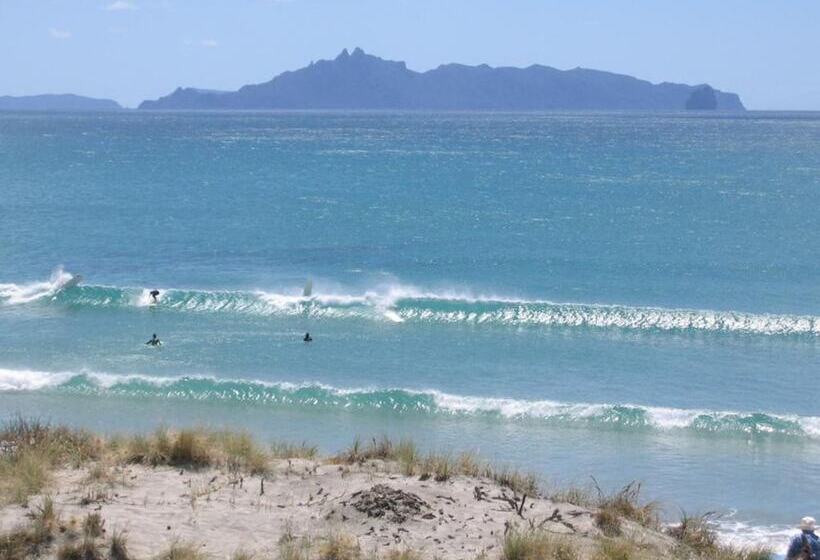 פנסיון Mangawhai Lodge