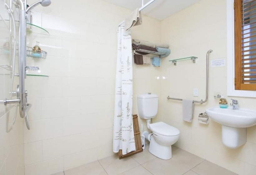 פנסיון Mangawhai Lodge